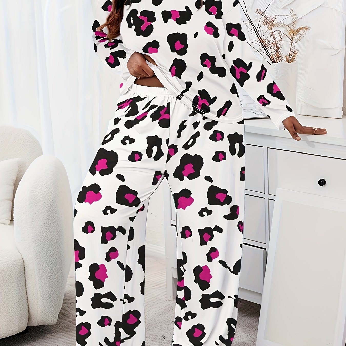 Leopard Print Women's Long Sleeve O-Neck T-Shirt & Lounge Pants Pajama 2-Piece Set