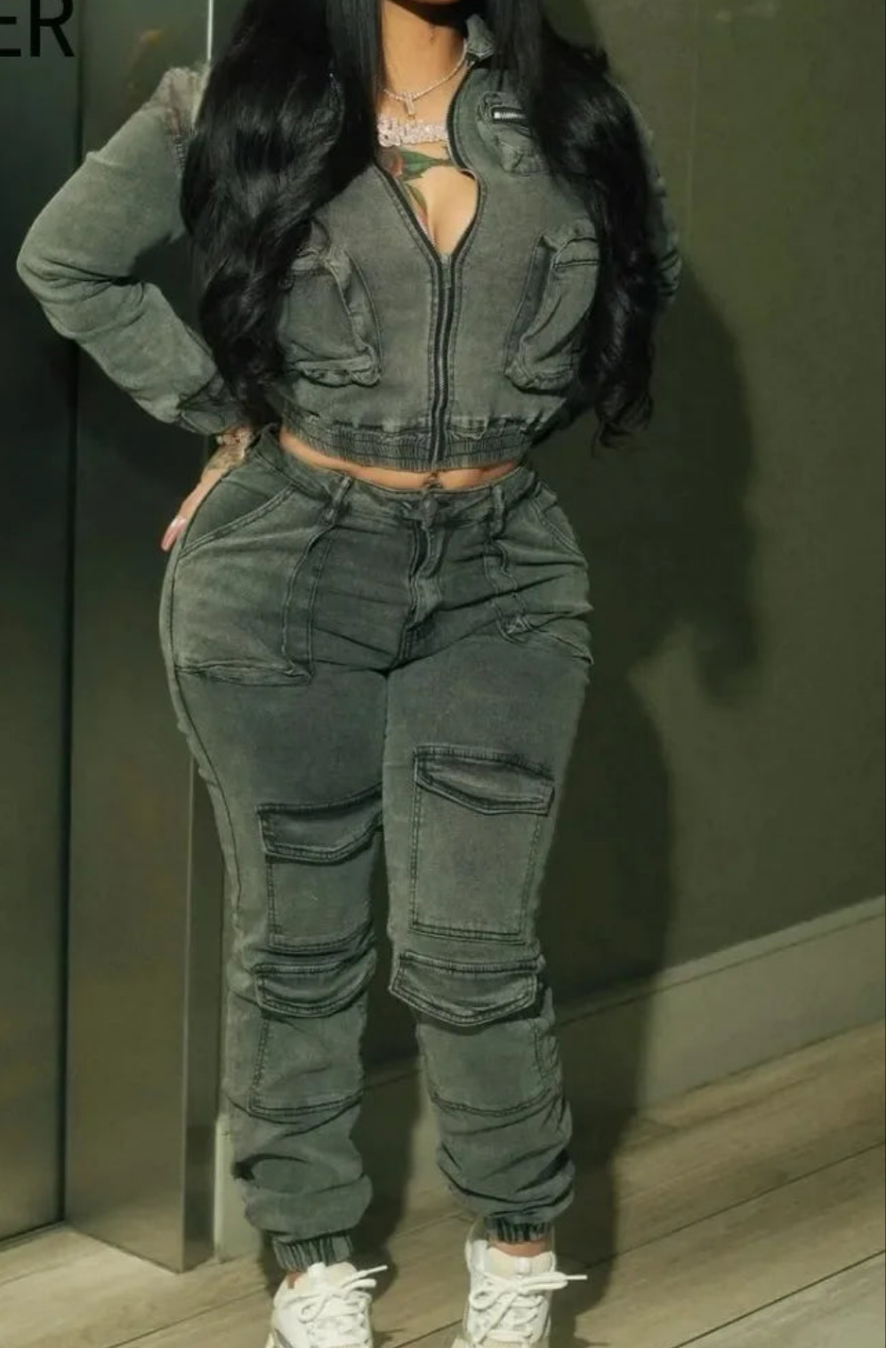 Denim Washed Women's Distressed Streetwear Zipper Cropped Jean Jacket + Cargo Multi-Pocket Jeans 2-Piece Set