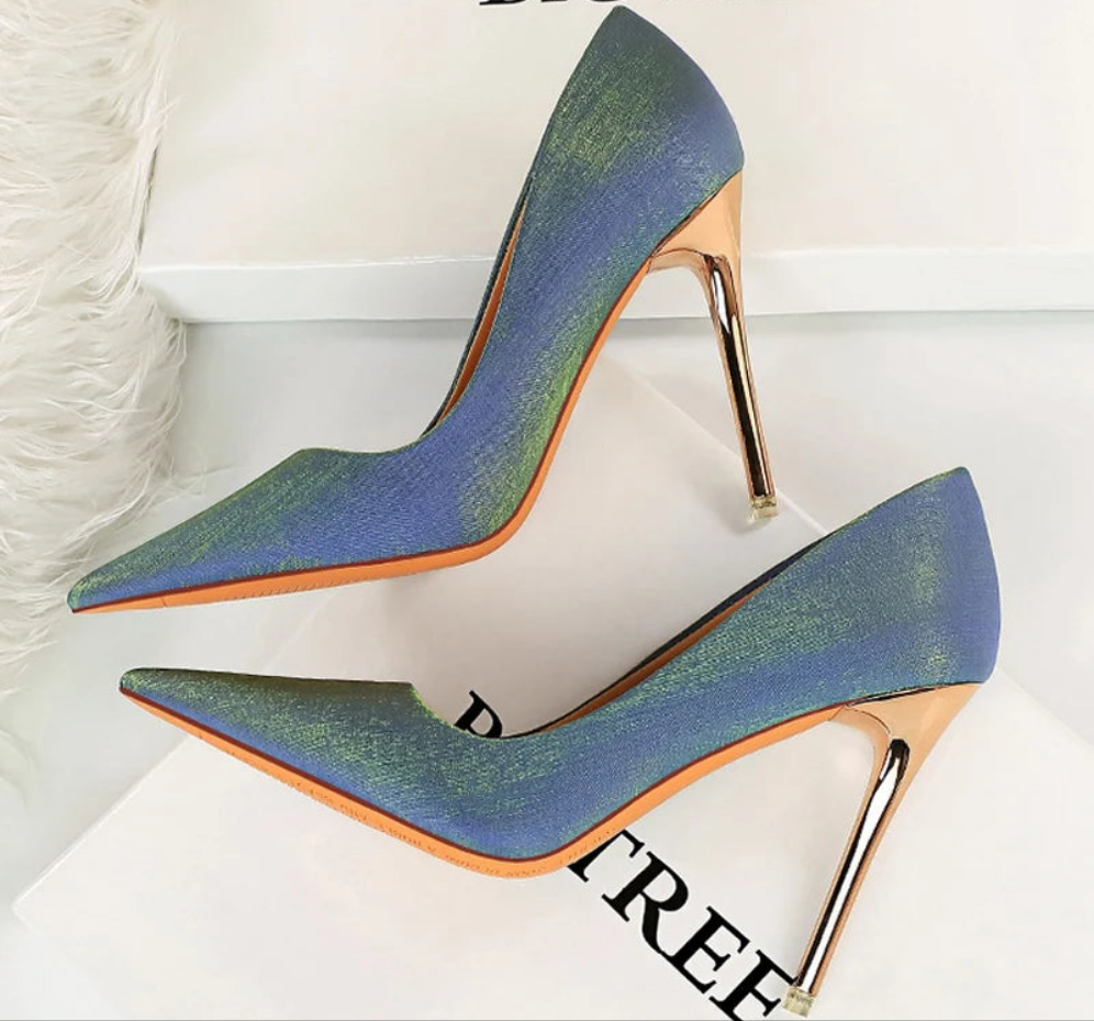 Satin Cloth Women's Solid Color Gold Metal Stiletto Heel Wedding/Party Pumps