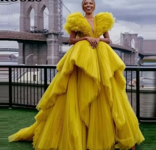Oversized Yellow Pleated Organza Tiered Deep V-Neck Party Backless Sexy Tiered Tulle Prom/Party Floor-Length Formal Dress