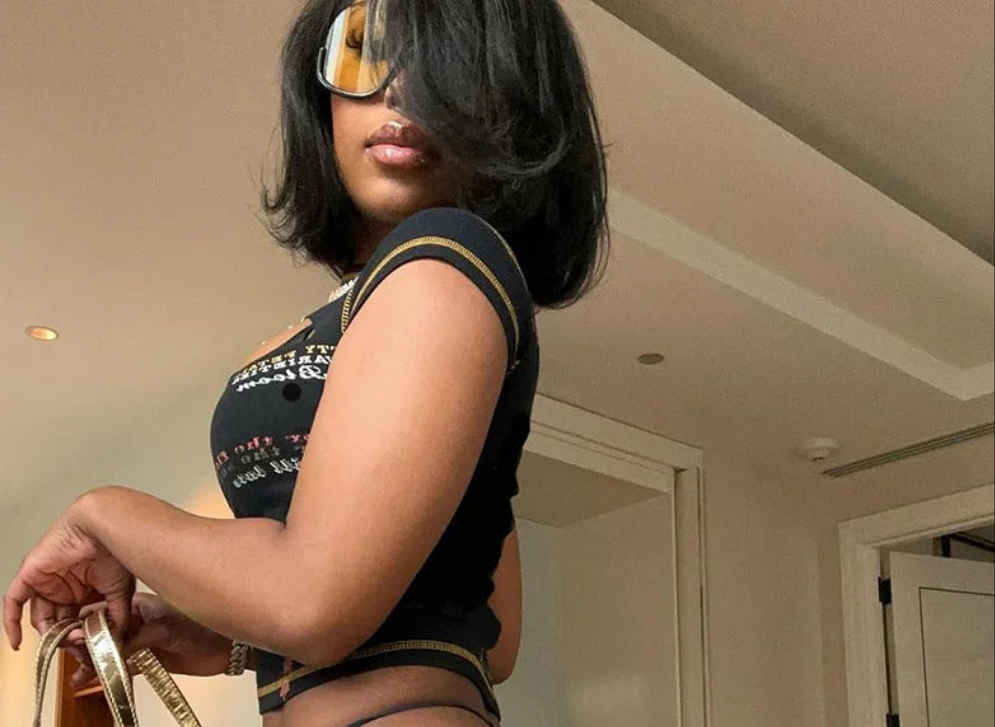 Punk Graffiti Print Women's Short Sleeve Crop T-Shirt +Washed Multi-Pocket Faded Cargo Jeans 2-Piece Set