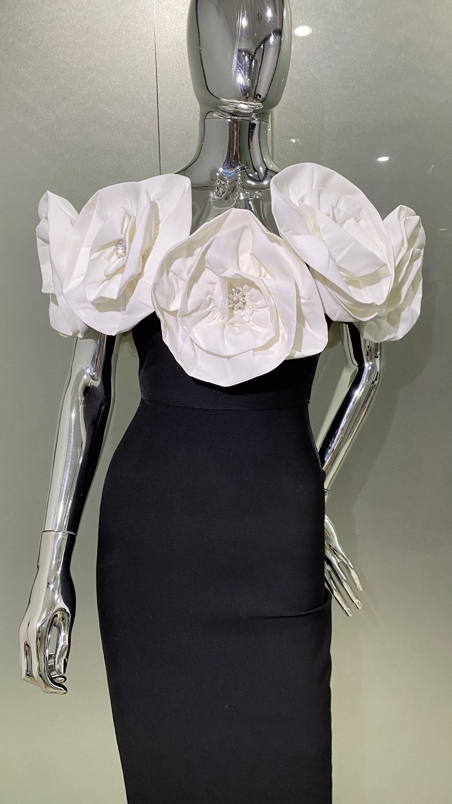 Big Rose Flower Detail Off-The-Shoulder Bandage Formal Maxi Party Dress