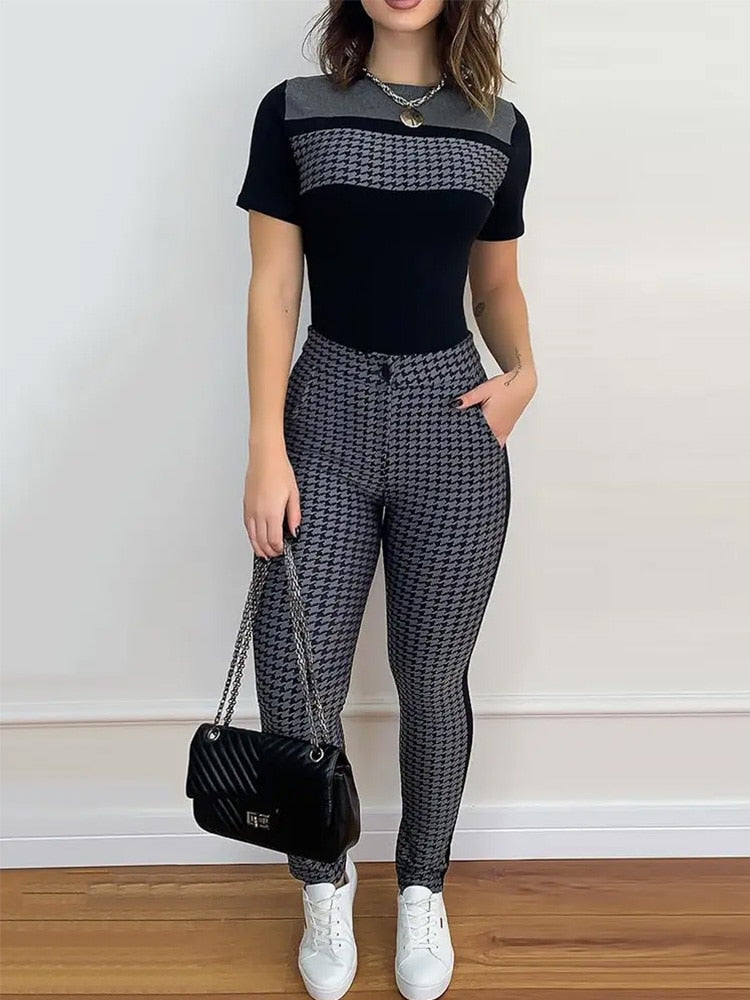 Graphic O-Neck Printed Ladies T-Shirt & Pocket Design Pants 2-Piece Set