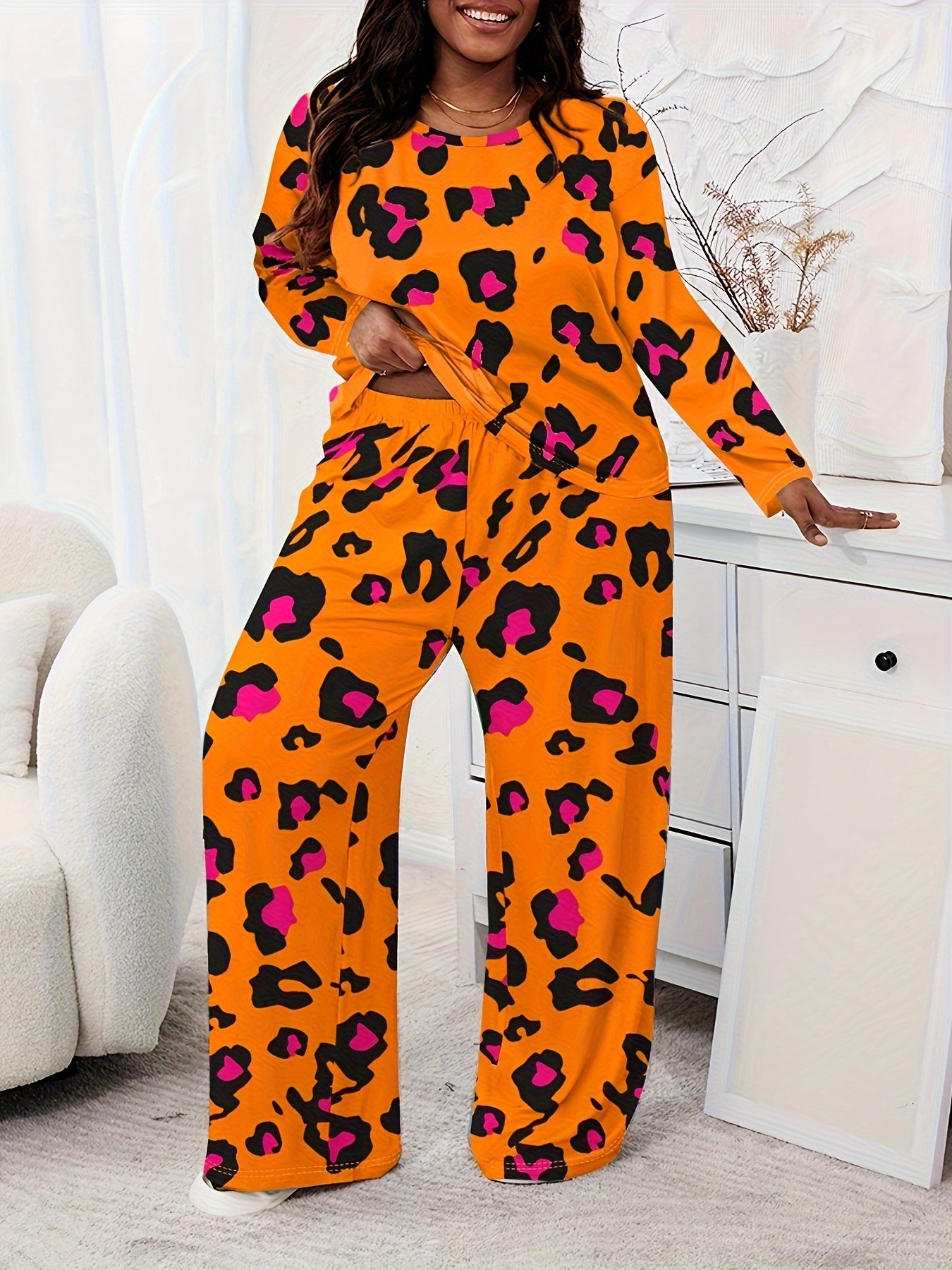 Leopard Print Women's Long Sleeve O-Neck T-Shirt & Lounge Pants Pajama 2-Piece Set