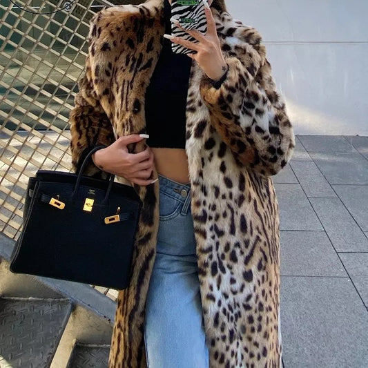 Womens Fashion Fur-trimmed Blazer With A Tailored Collar