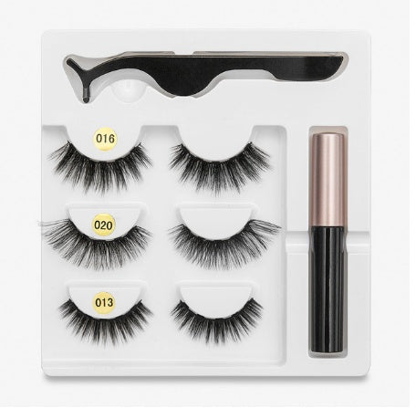 Pair Of Eyelash Extensions w/ Magnets