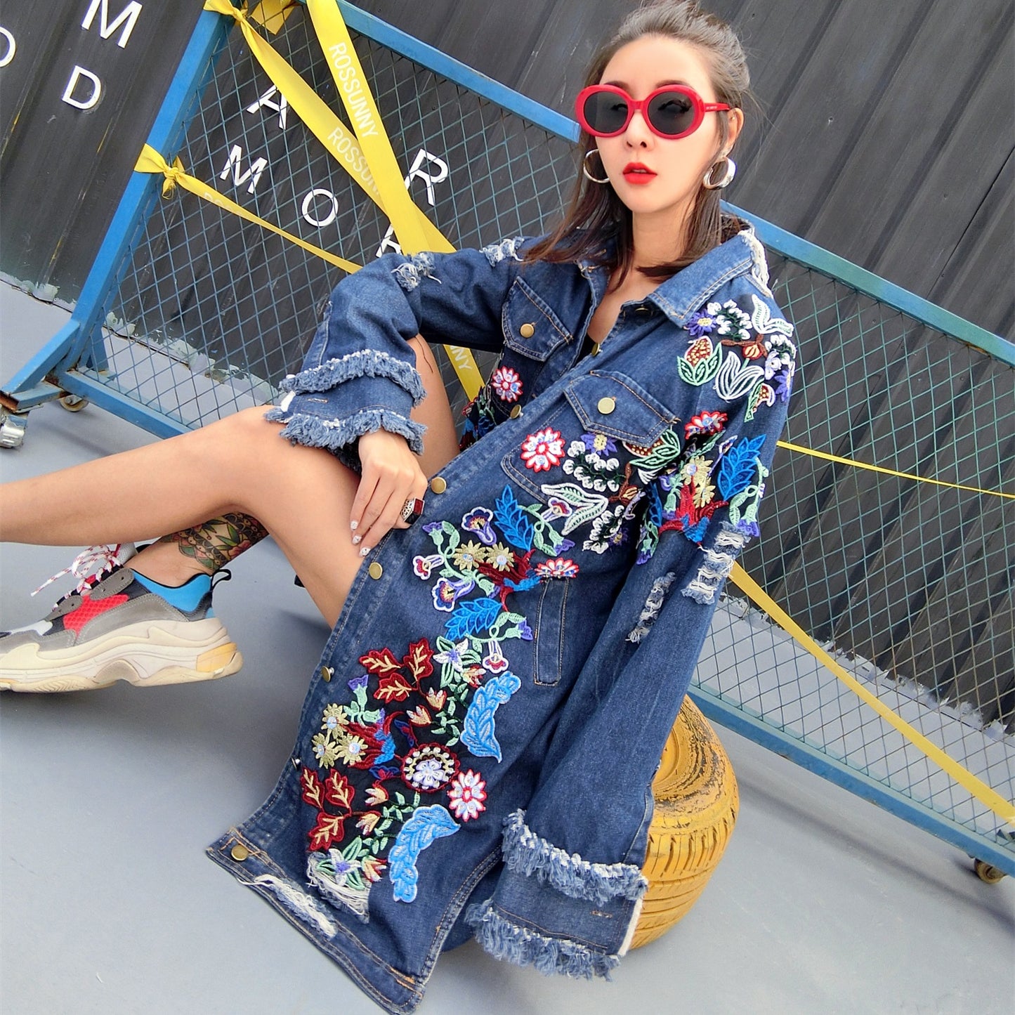 Denim Flower Embroidered Patchwork Design Long Sleeve Women's Jean Jacket