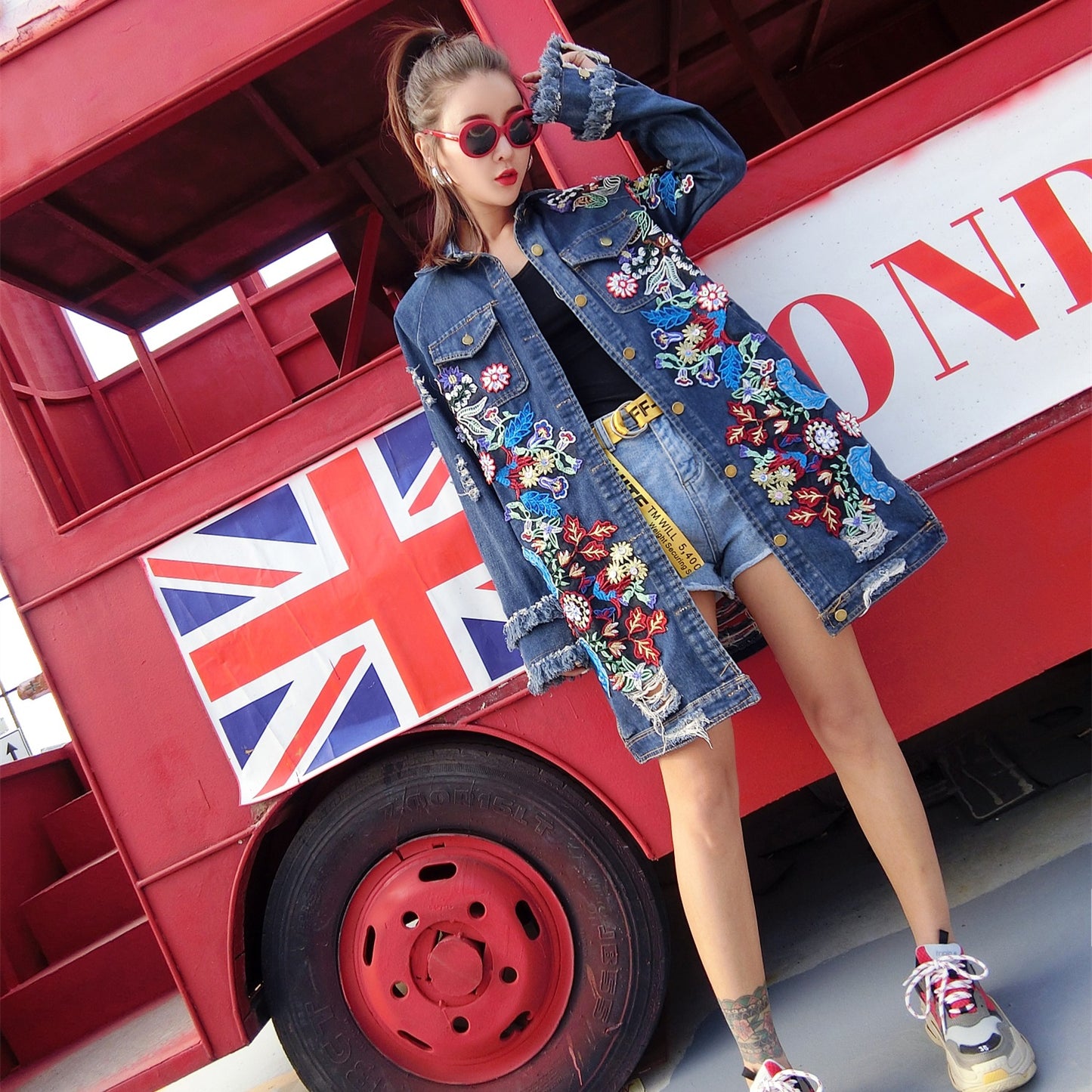 Denim Flower Embroidered Patchwork Design Long Sleeve Women's Jean Jacket