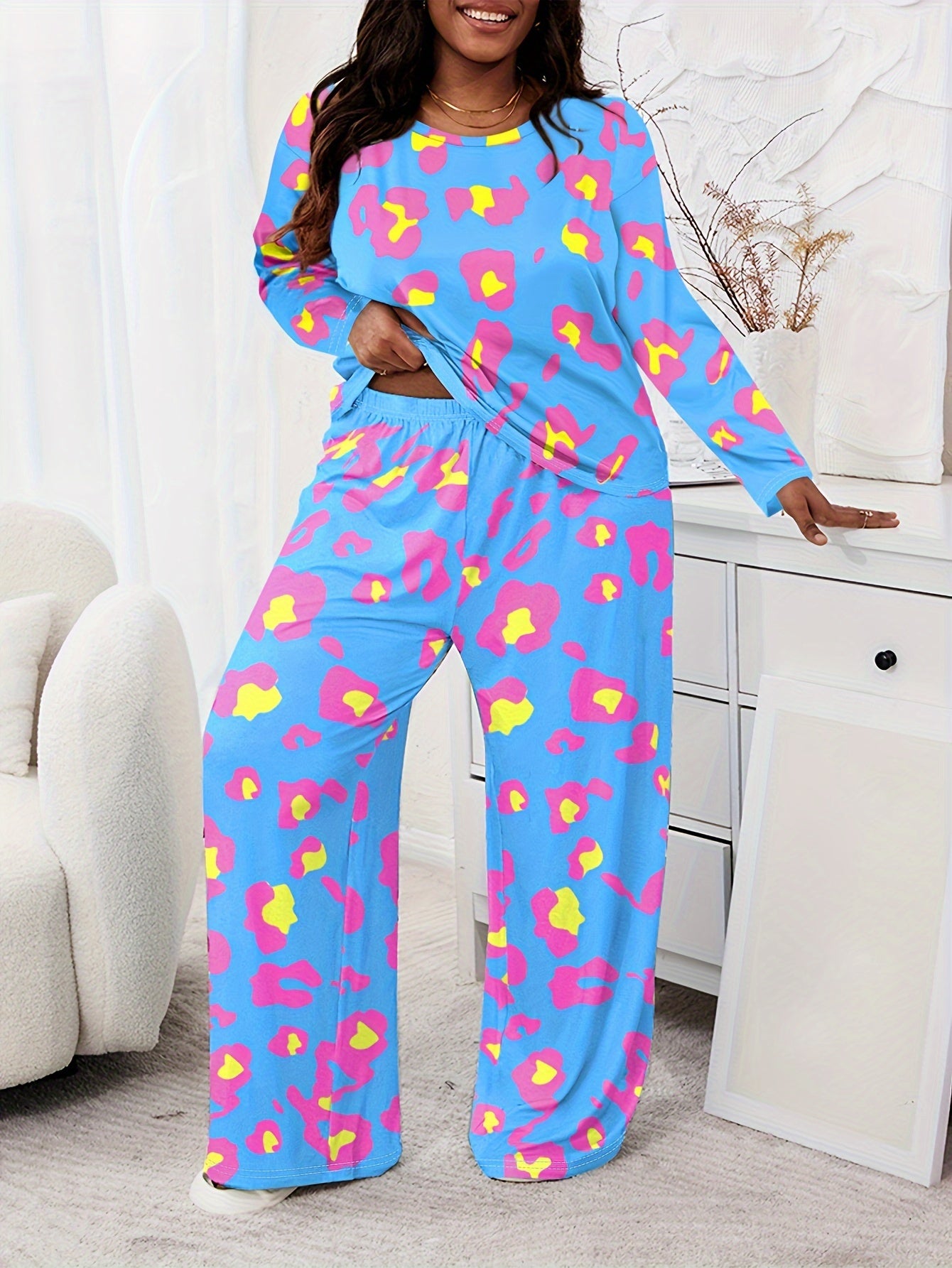 Leopard Print Women's Long Sleeve O-Neck T-Shirt & Lounge Pants Pajama 2-Piece Set