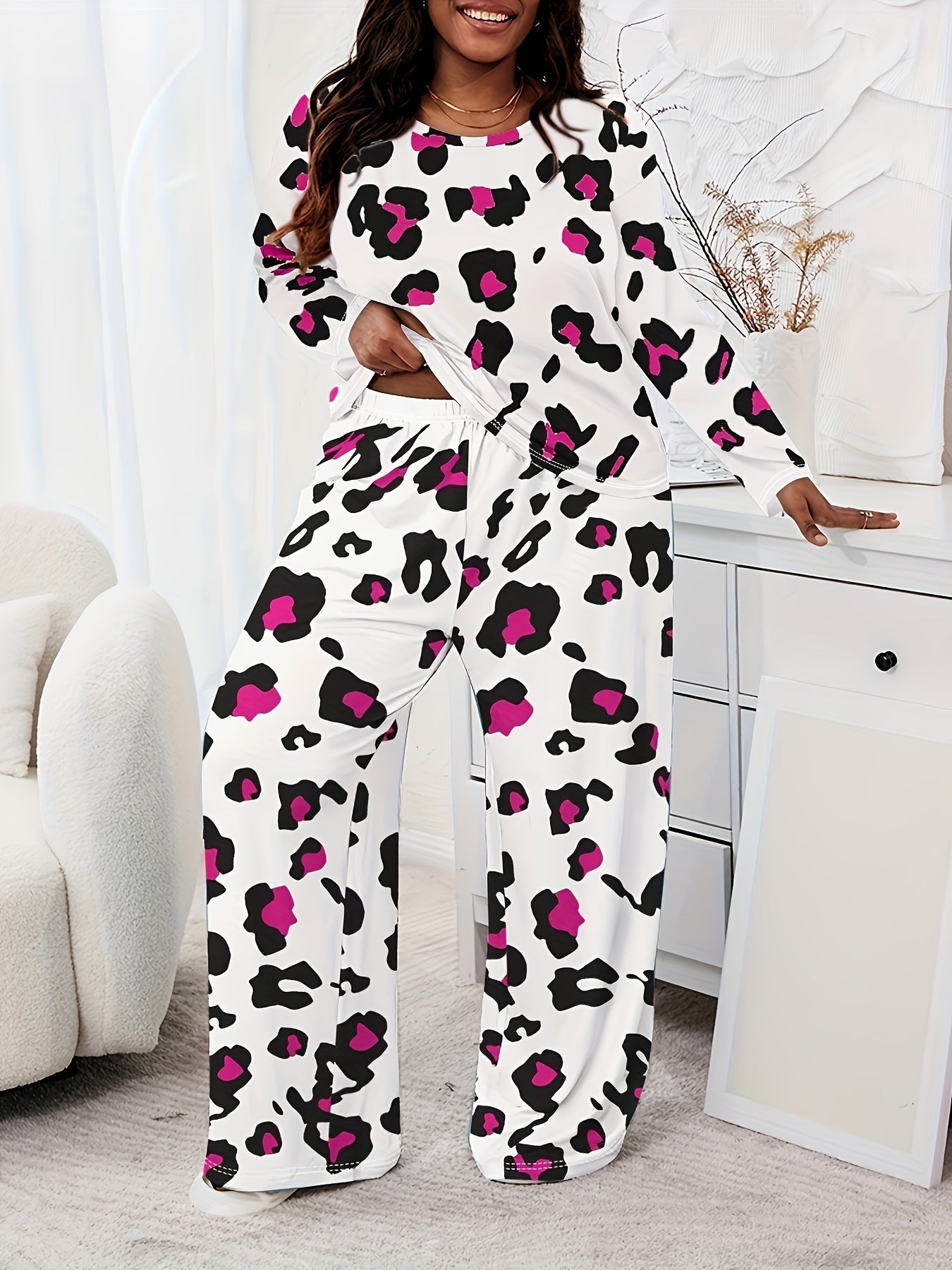 Leopard Print Women's Long Sleeve O-Neck T-Shirt & Lounge Pants Pajama 2-Piece Set
