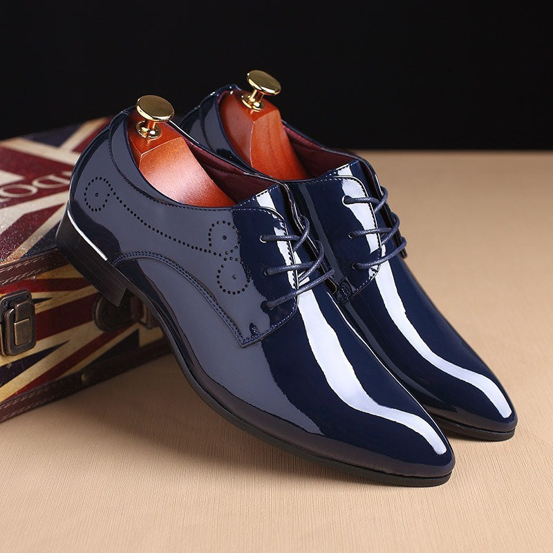 Men's Shiny Lace-Up Patent Leather Solid Color Pointed Toe Dress Shoes