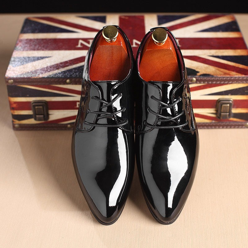 Men's Shiny Lace-Up Patent Leather Solid Color Pointed Toe Dress Shoes