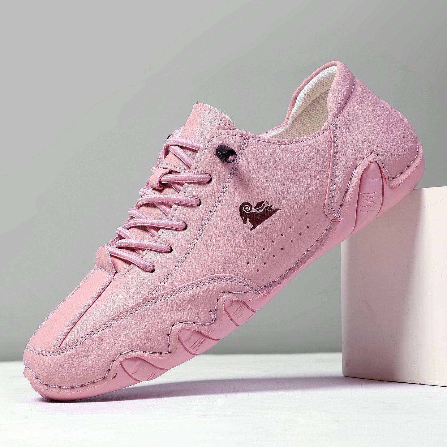 Men's Leather Solid Color Lace-Up Sneakers