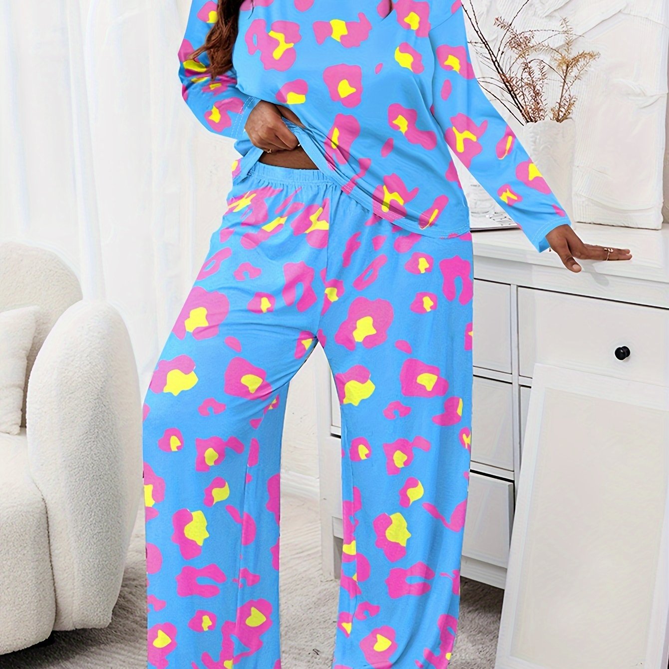 Leopard Print Women's Long Sleeve O-Neck T-Shirt & Lounge Pants Pajama 2-Piece Set