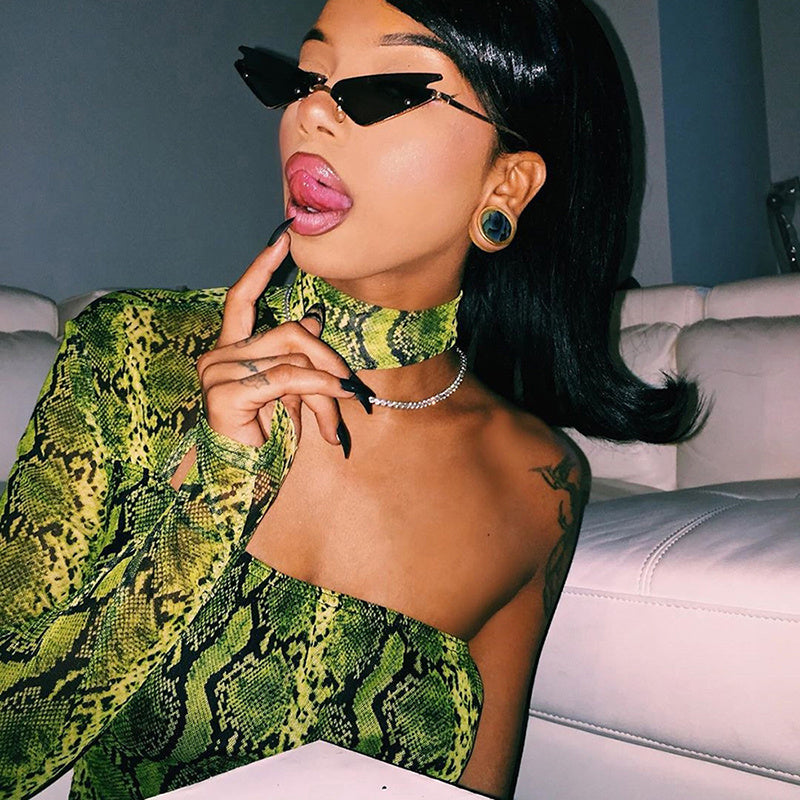 Green Serpentine Print Asymmetrical One Sleeve Women's Skinny Bodysuit