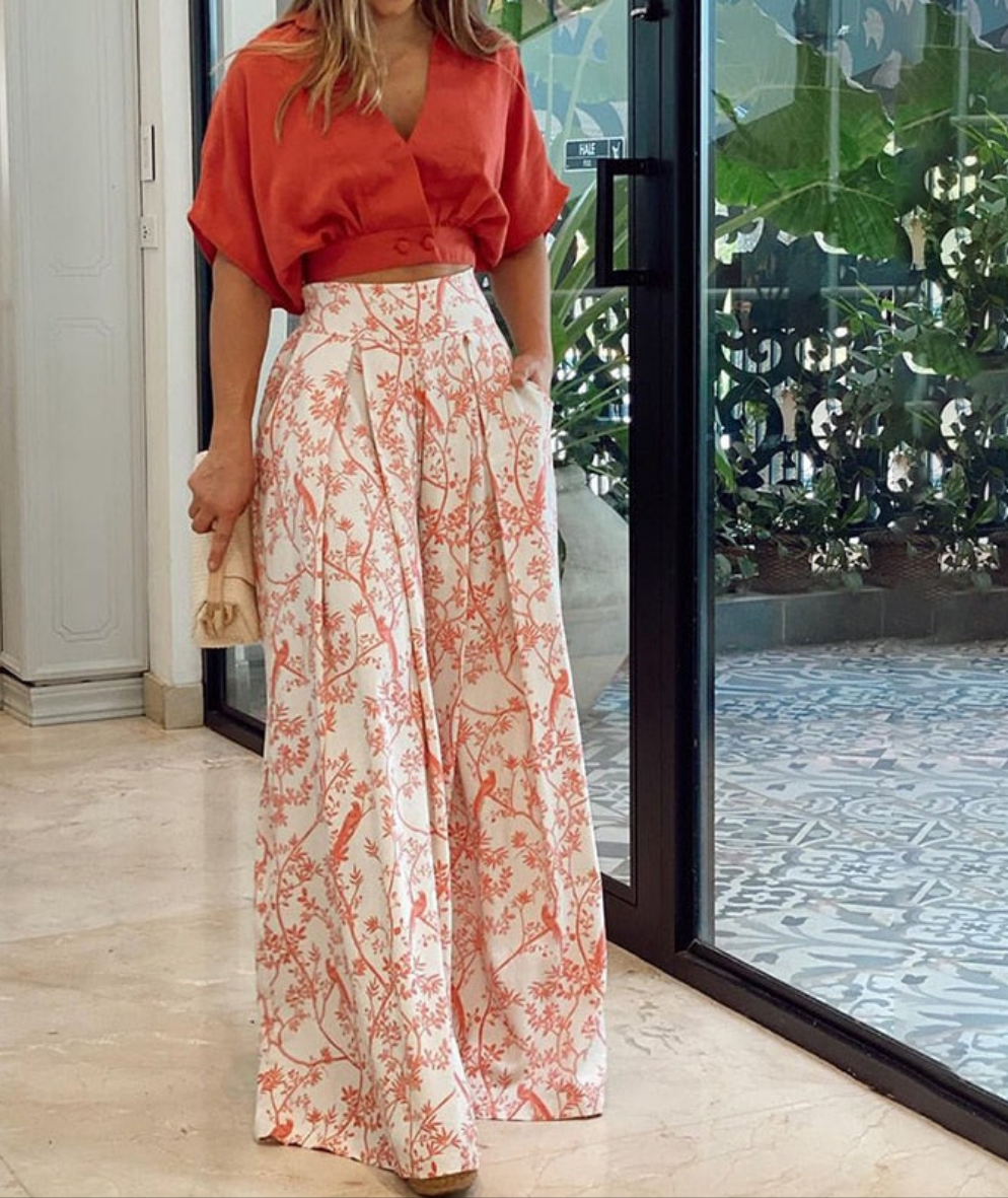 Solid Short Sleeve V-Neck Blouse + Floral Print Wide Leg Pants 2-Piece Set