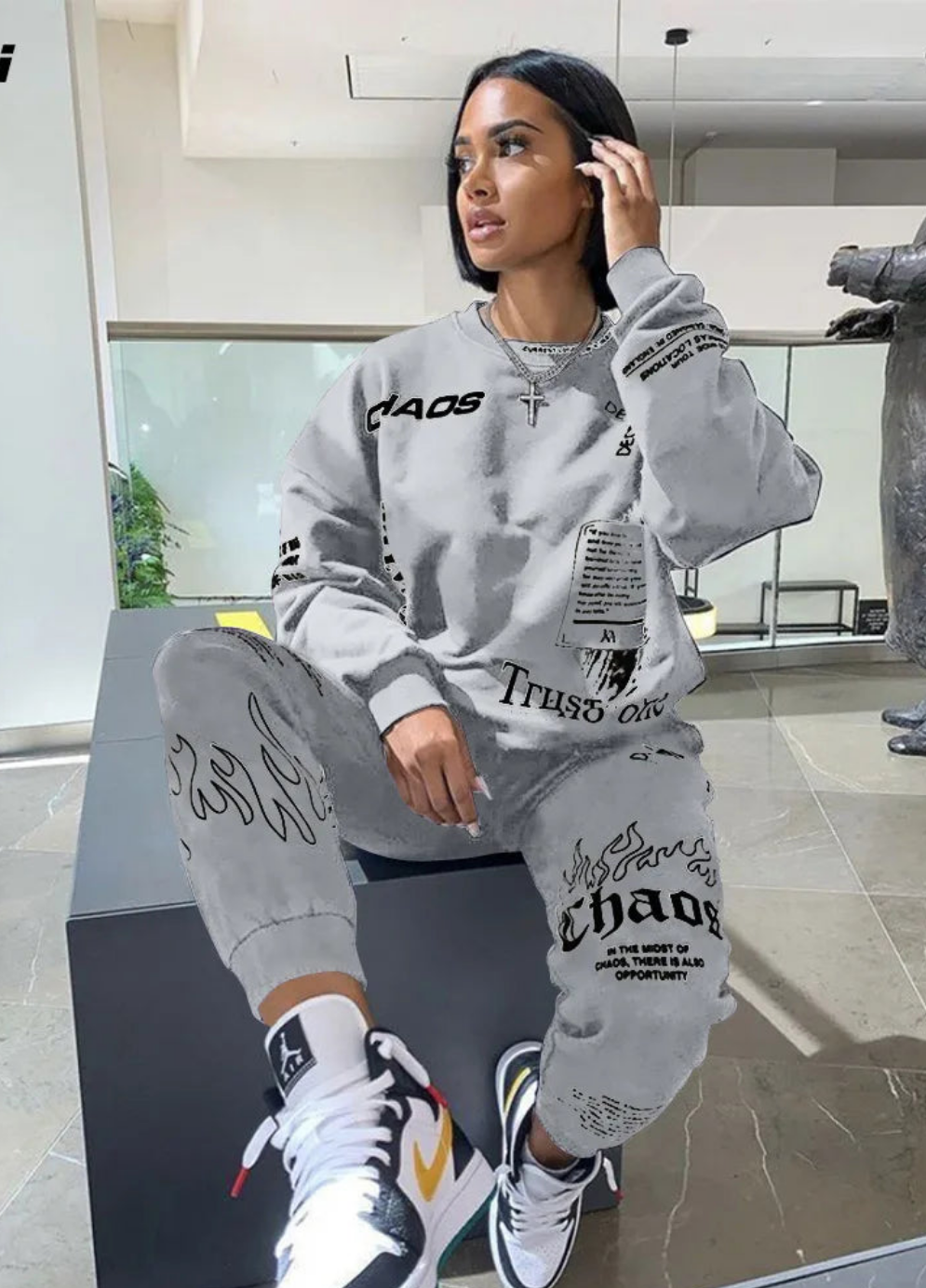 Flame Graffiti Letter Print O-Neck Long Sleeve Sweatshirt + Sweatpants Women's Tracksuit