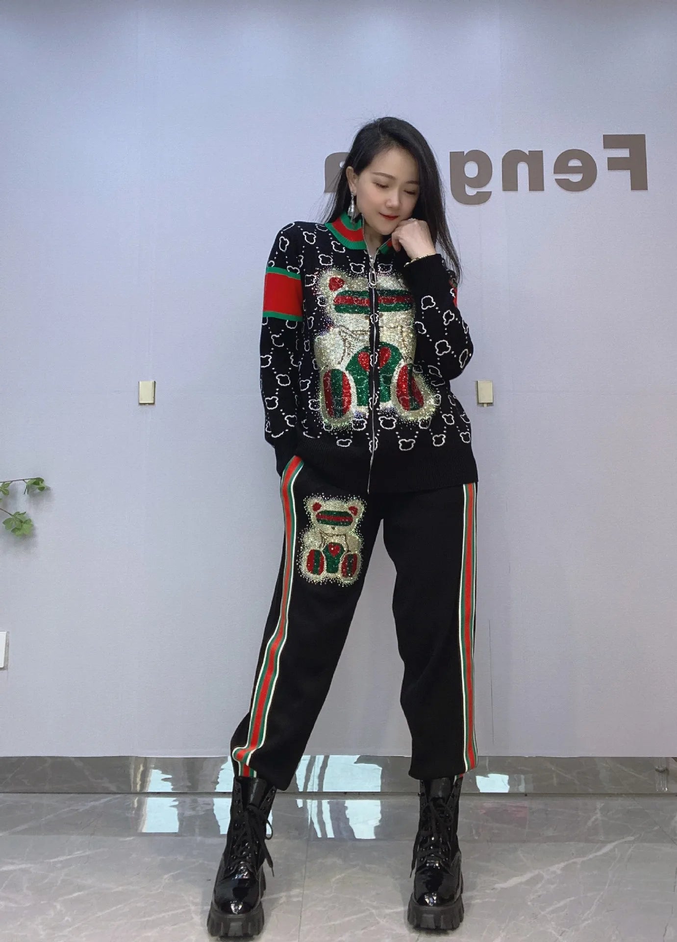 Glitter Sequin Hip-Hop Teddy Bear Print Zipper O-Neck Women's Jacket + Drawstring Side Striped Sweatpants Tracksuit