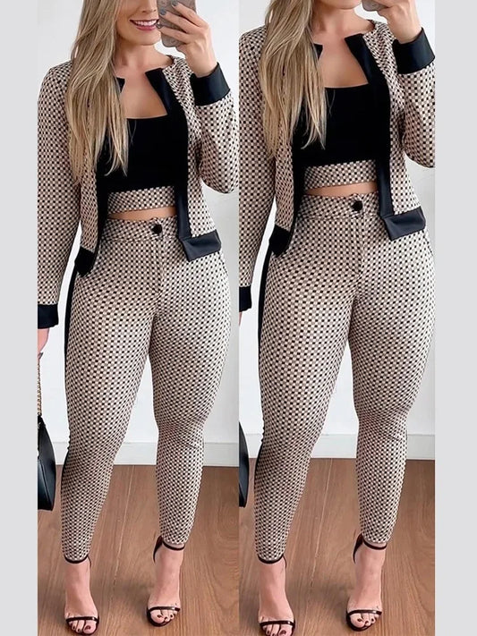 Geometric/Plaid Print Contrast Paneled Crop Blazer & Pants Ladies 2-Piece Suit