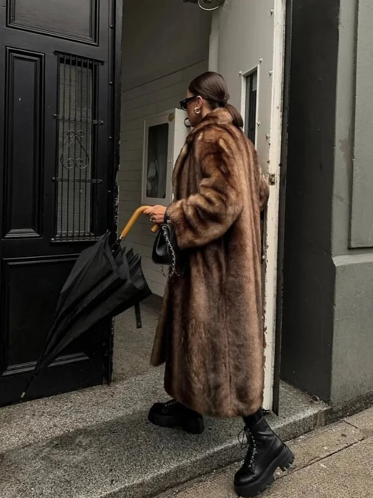 Retro Faux Fur Lapel Single Breasted Long Sleeve Pocketed Trenchcoat