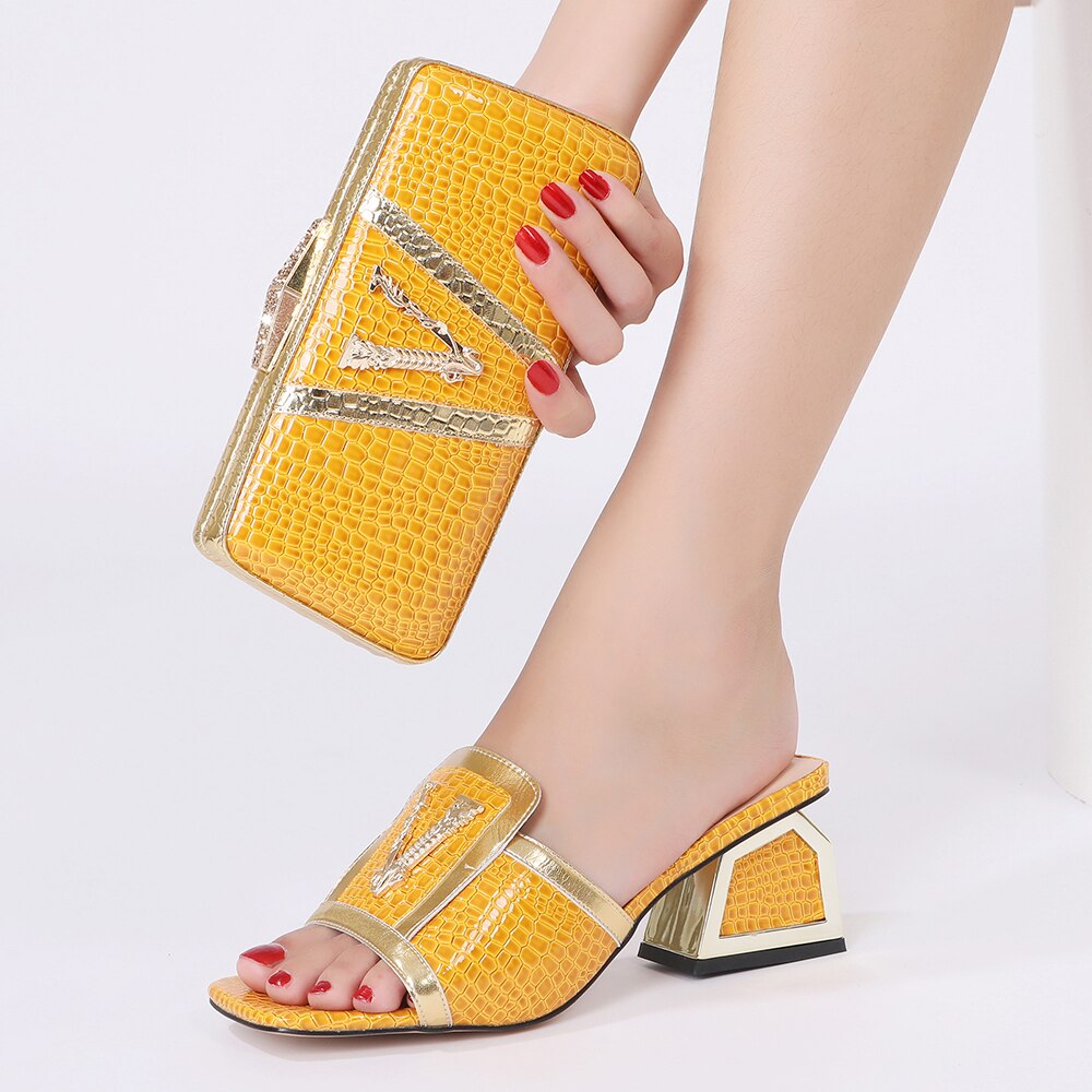 V Design Thick Heel Slipper Sandals +  Clutch Purse Set