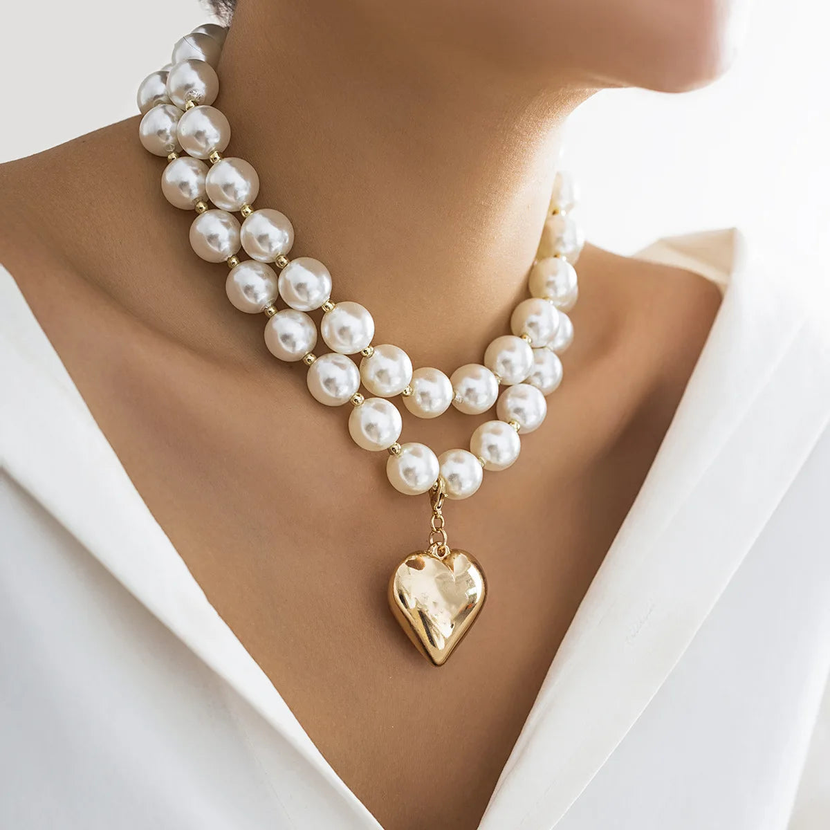 Vintage Gold Heart Pendant Big Pearl Collar Choker Woman's Choker Necklace