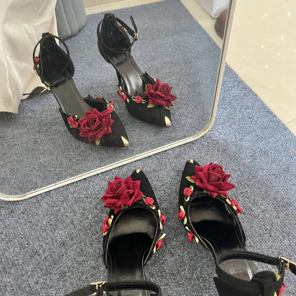 Red/Black Rose Flower Embellished Women's Pointed Toe Pumps