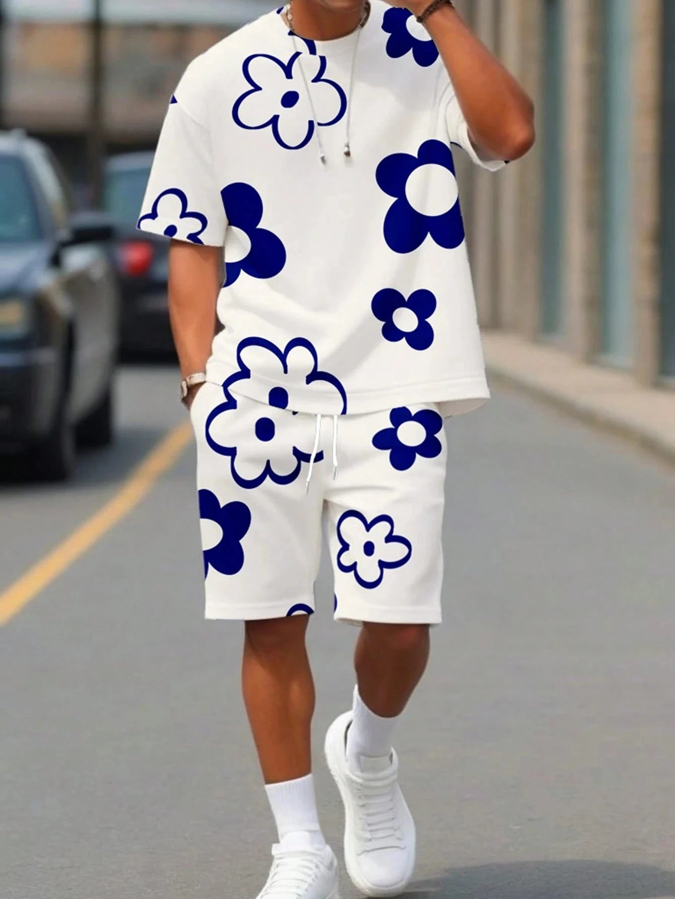 Men's Flower Print O-neck Short Sleeve T-Shirt + Elastic Waist Shorts 2-Piece Set