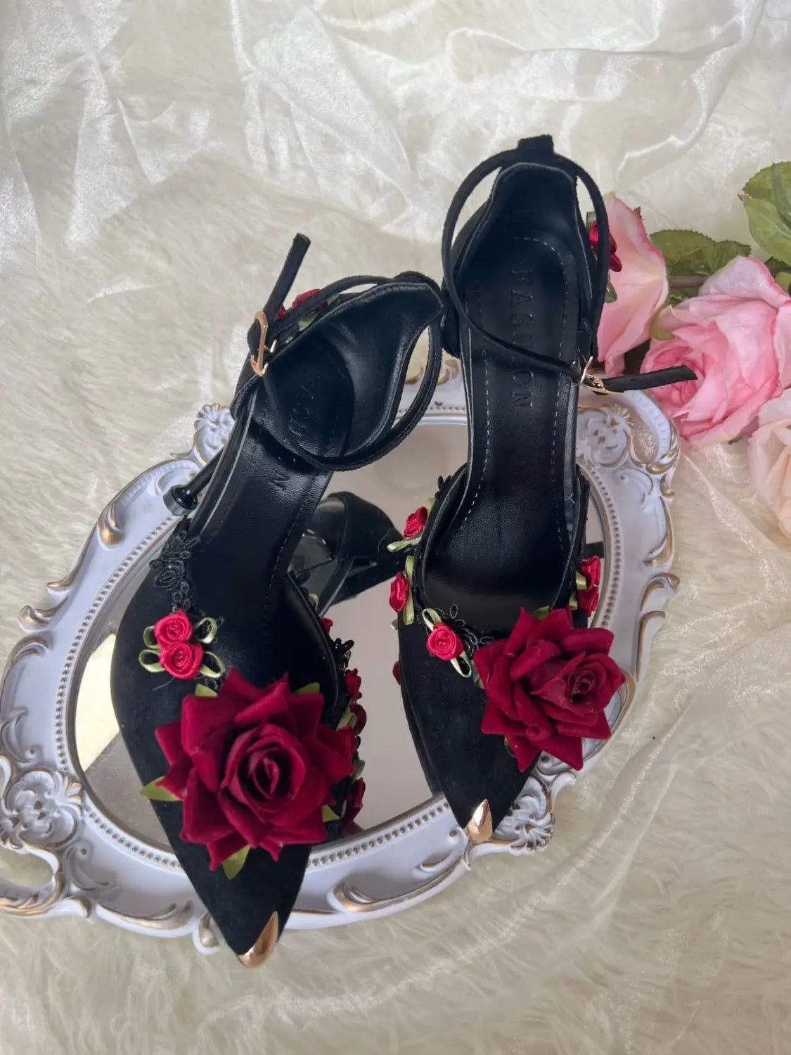 Red/Black Rose Flower Embellished Women's Pointed Toe Pumps