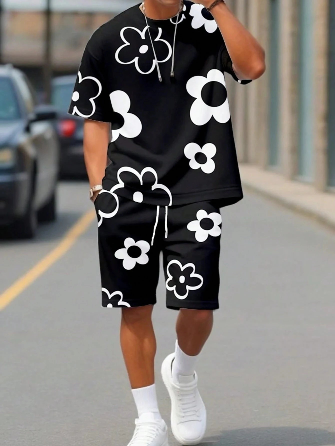 Men's Flower Print O-neck Short Sleeve T-Shirt + Elastic Waist Shorts 2-Piece Set