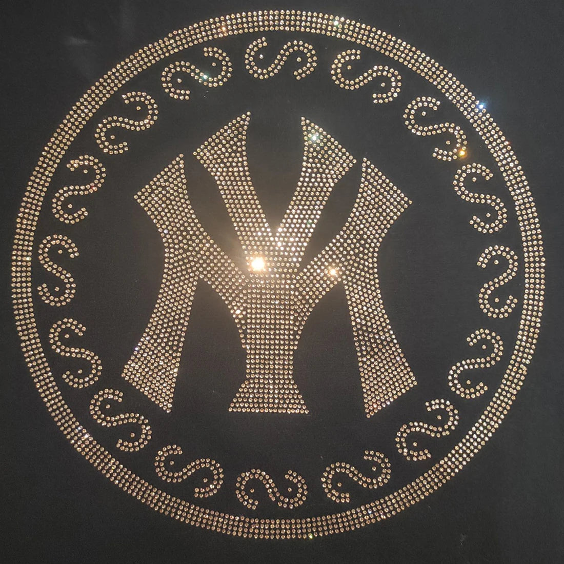 Men's Black Hip-Hop Rhinestone Gold Leopard/Tiger/Tarantula Rhinestone NY Symbol Printed Long Sleeve Sweater