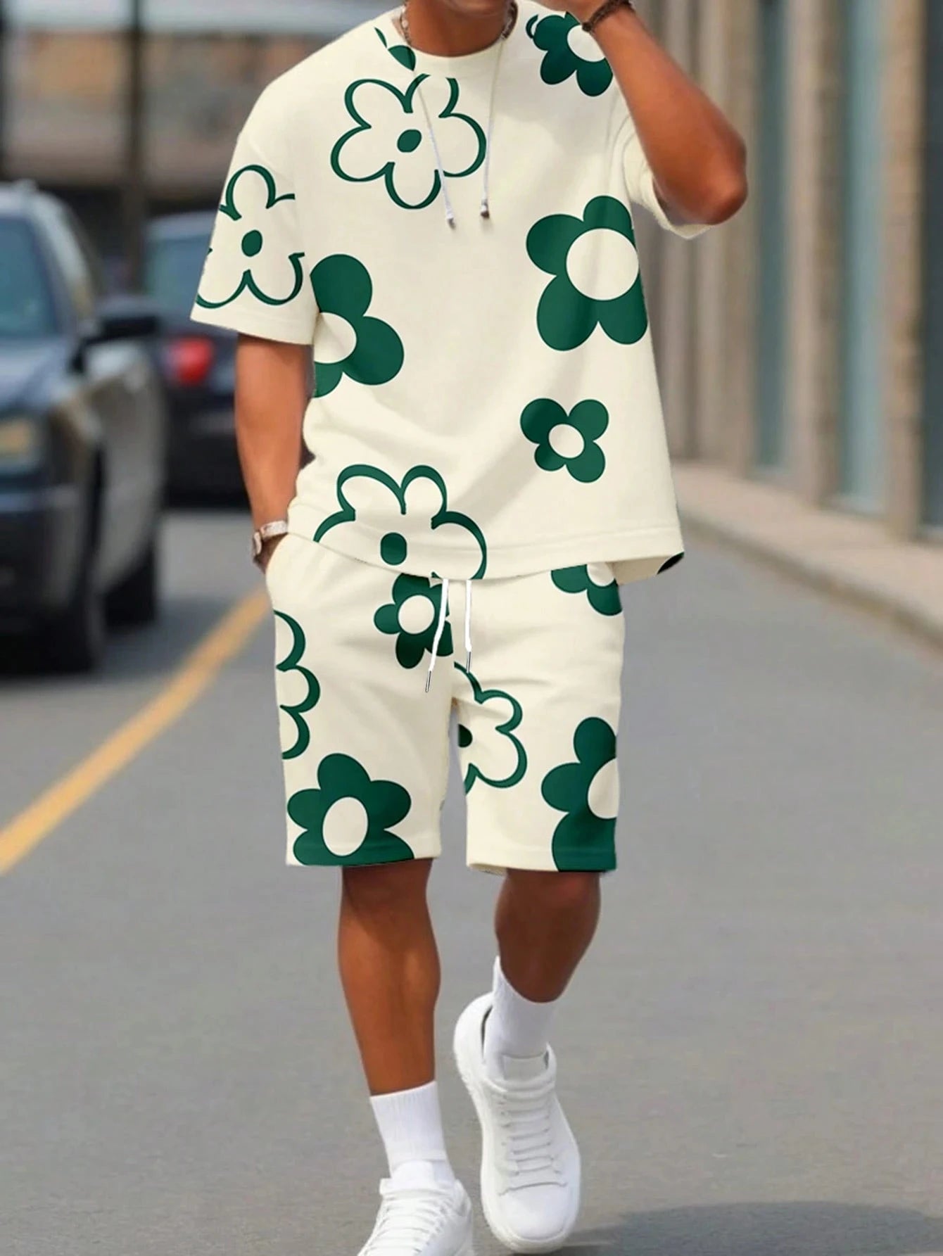Men's Flower Print O-neck Short Sleeve T-Shirt + Elastic Waist Shorts 2-Piece Set