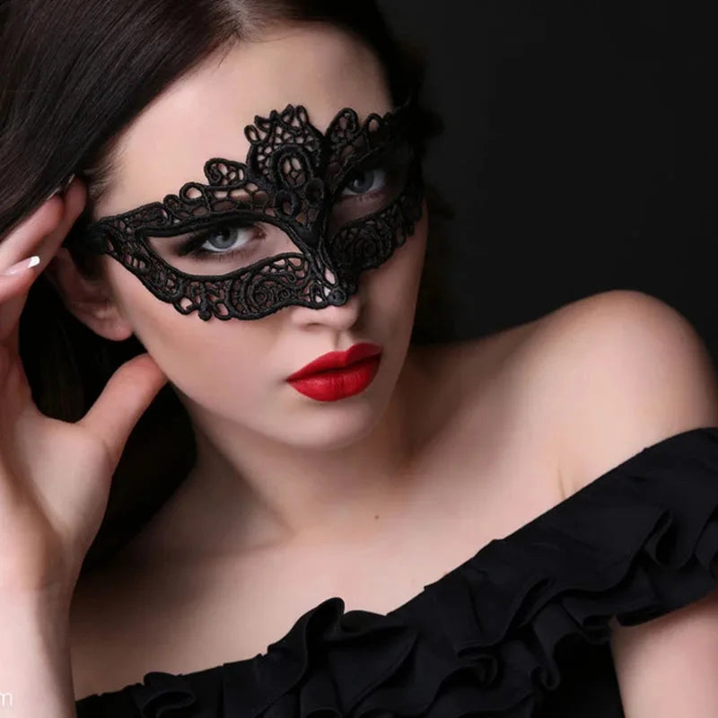 Lace Black Women's Hollow-Out Masquerade Ball Eye Mask