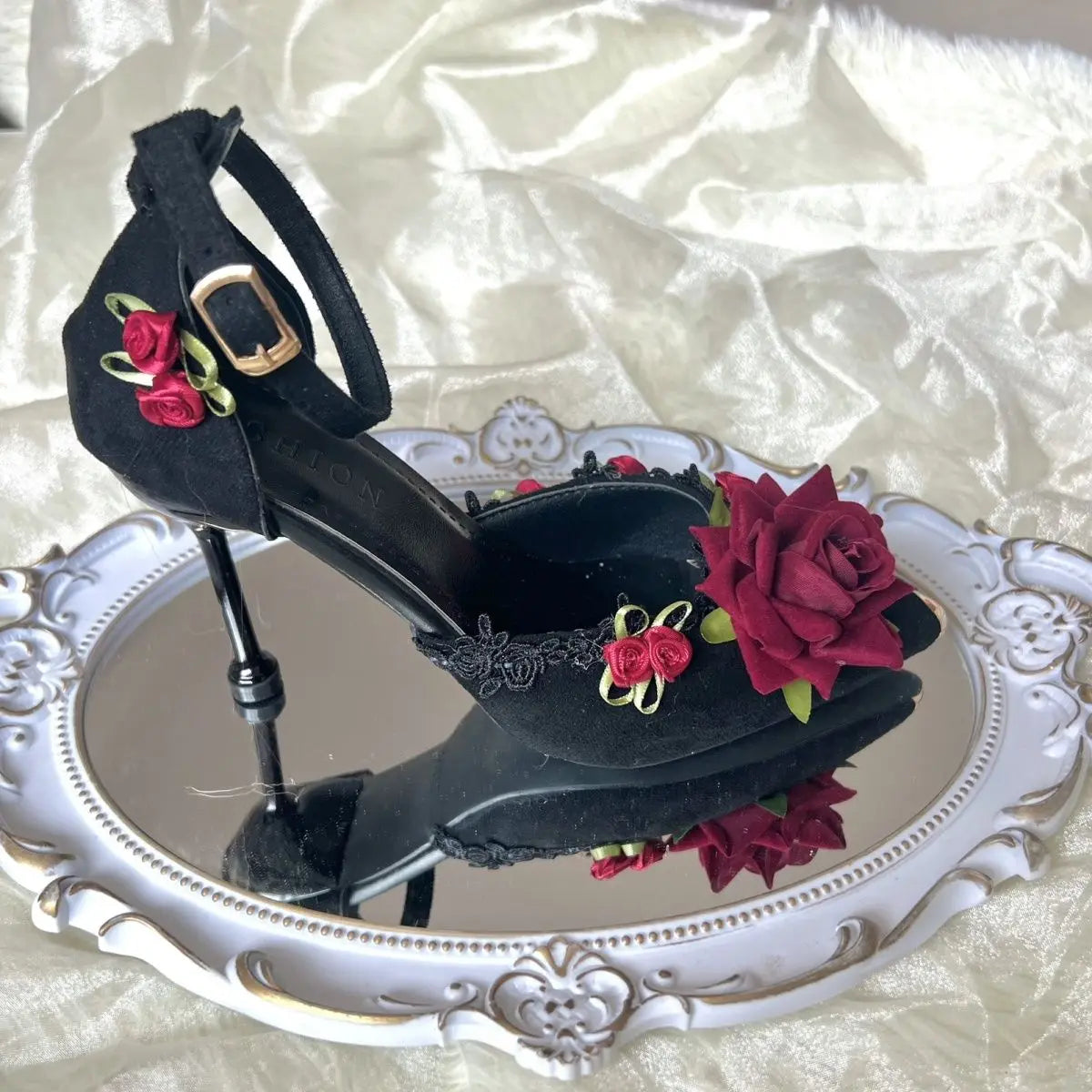 Red/Black Rose Flower Embellished Women's Pointed Toe Pumps