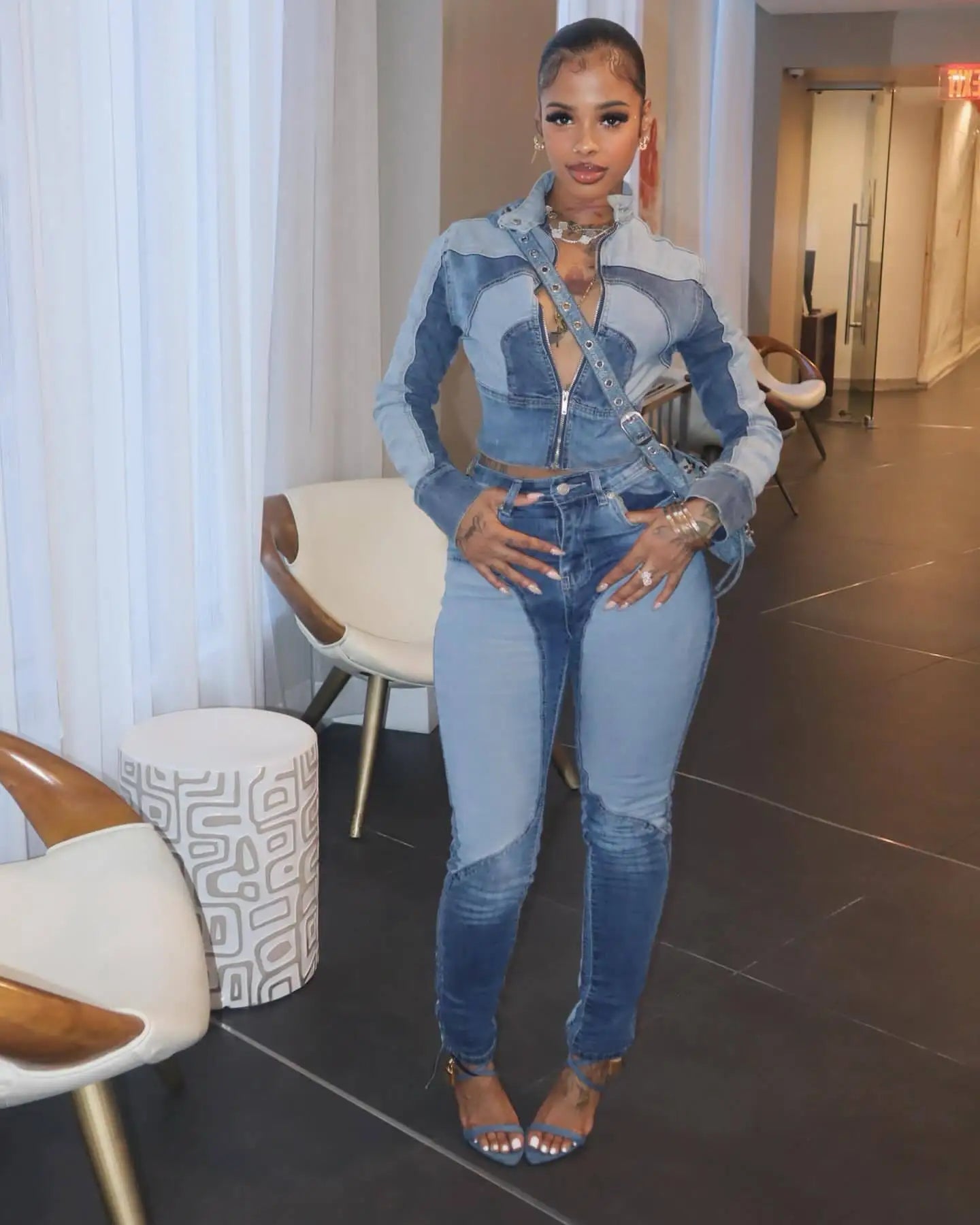 Denim Light/Dark Blue Colorblock Women's Zipper Cropped Jean Jacket + Skinny Jeans 2-Piece Set