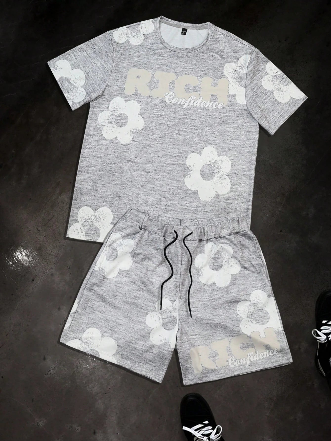 Men's Flower Print O-neck Short Sleeve T-Shirt + Elastic Waist Shorts 2-Piece Set