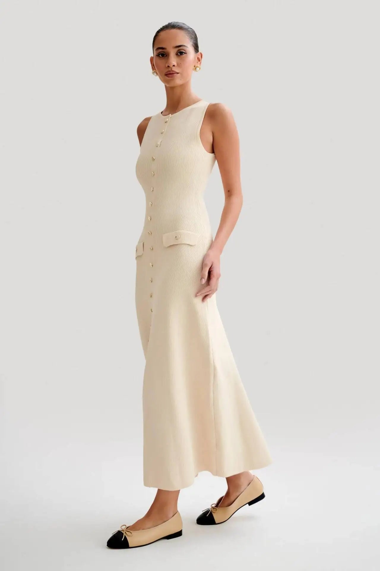 Ribbed Sleeveless Knitted O-Neck Button-Up Sleeveless Single Breasted Double Pocket Design Bodycon Sweater Dress