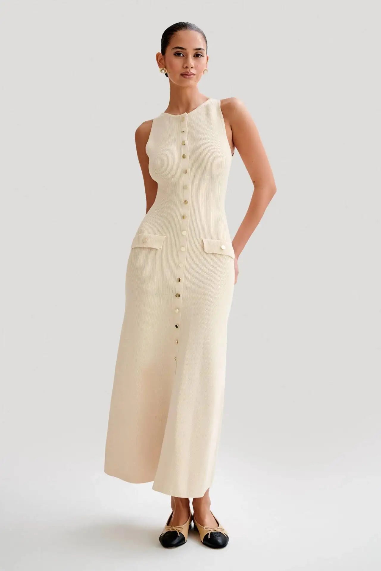 Ribbed Sleeveless Knitted O-Neck Button-Up Sleeveless Single Breasted Double Pocket Design Bodycon Sweater Dress