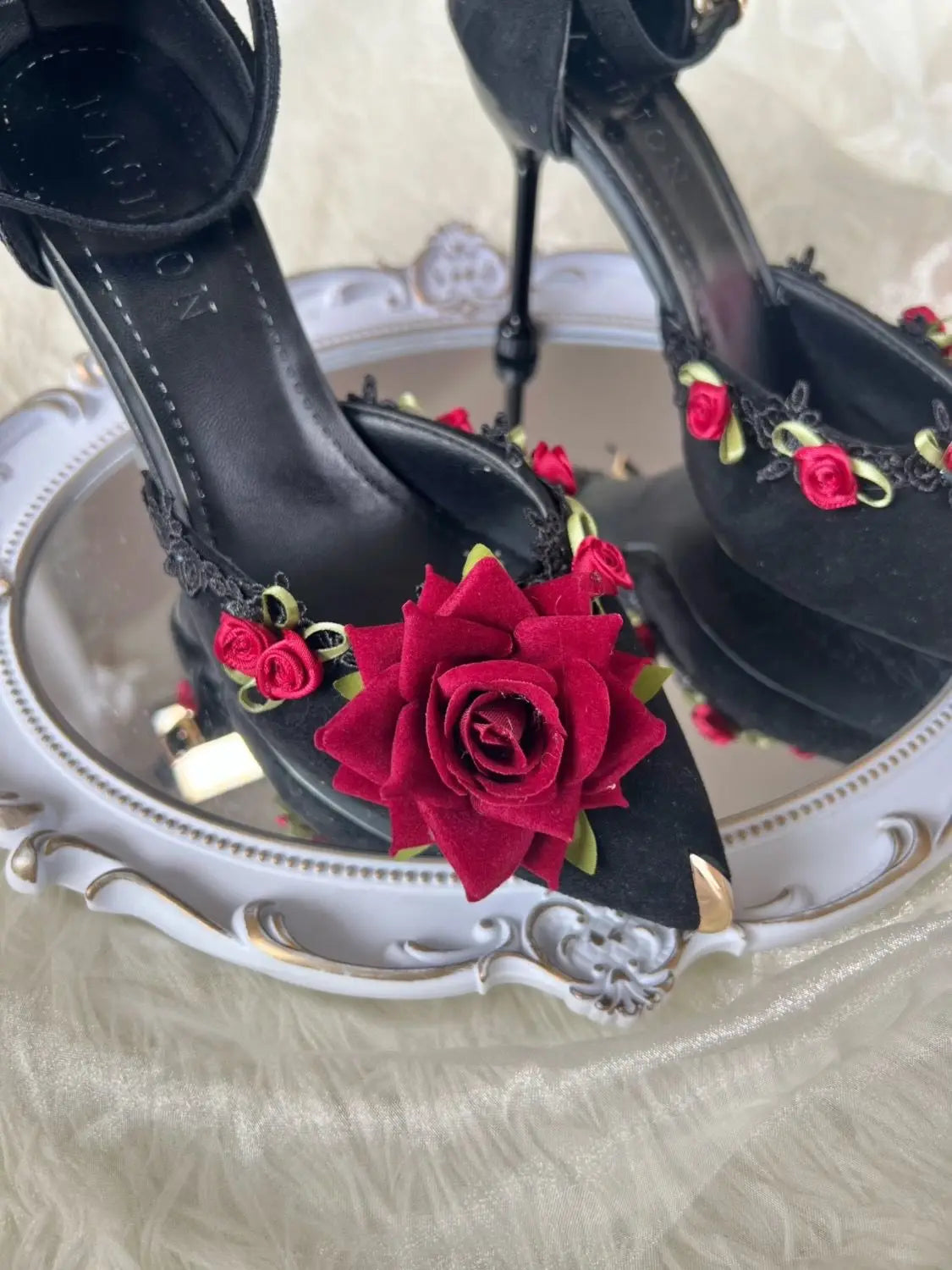 Red/Black Rose Flower Embellished Women's Pointed Toe Pumps