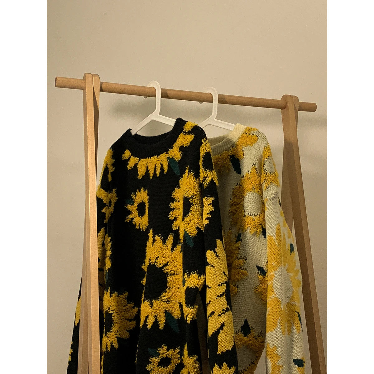 Unisex Sunflower O-Neck Pullover Loose Knitted Sweater