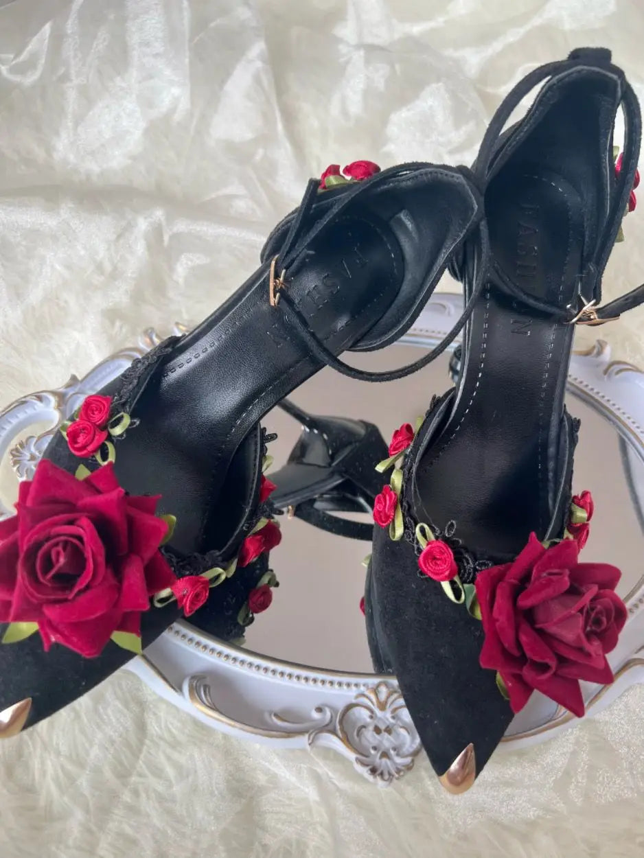 Red/Black Rose Flower Embellished Women's Pointed Toe Pumps
