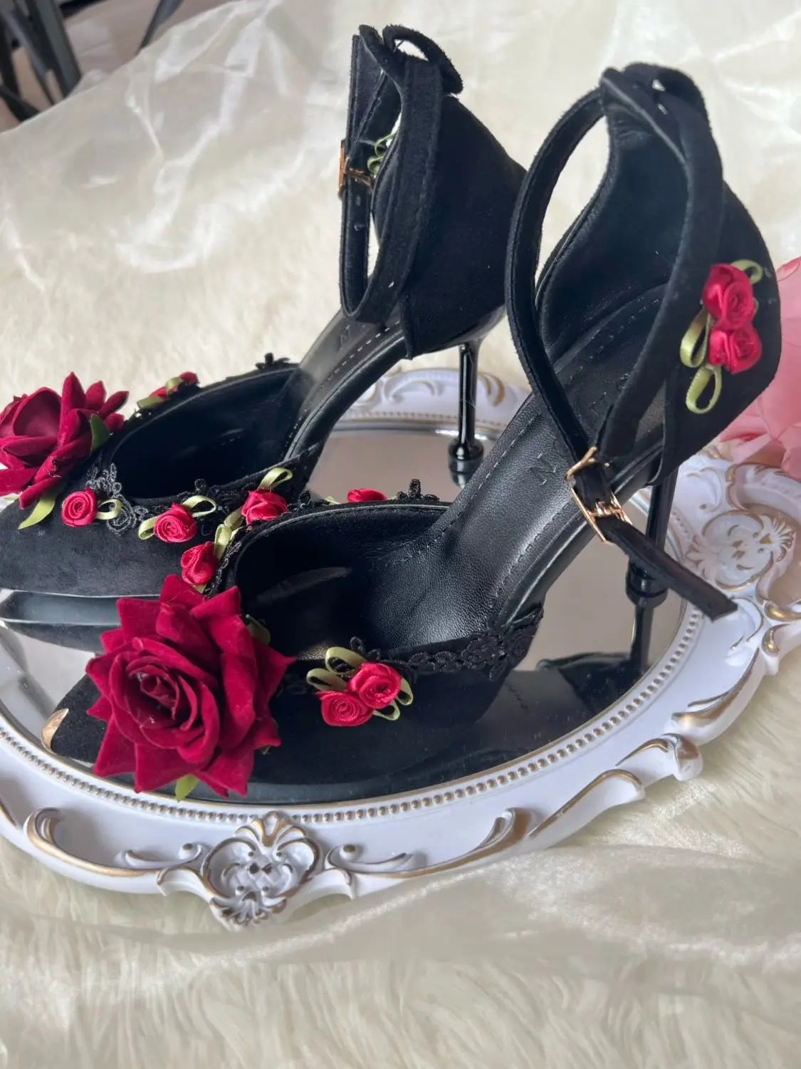 Red/Black Rose Flower Embellished Women's Pointed Toe Pumps