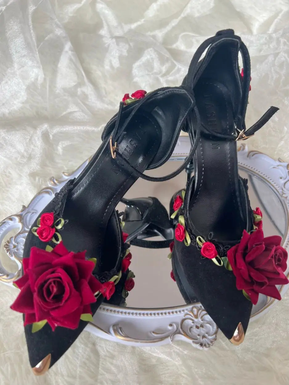 Red/Black Rose Flower Embellished Women's Pointed Toe Pumps