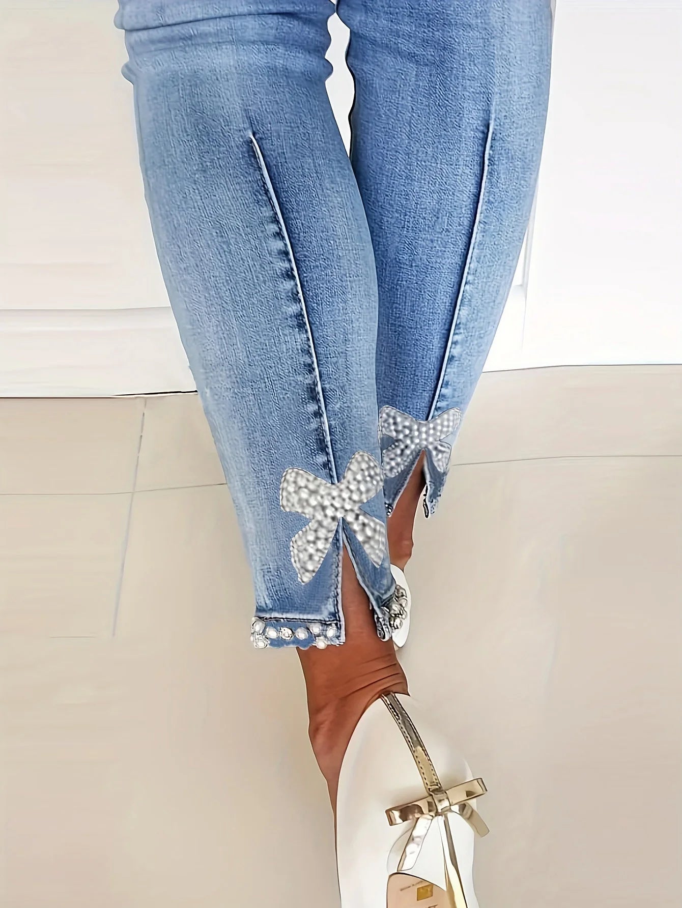 Women's Blue High-Stretch Skinny Jeans w/ Faux Pearl Decor Jeans