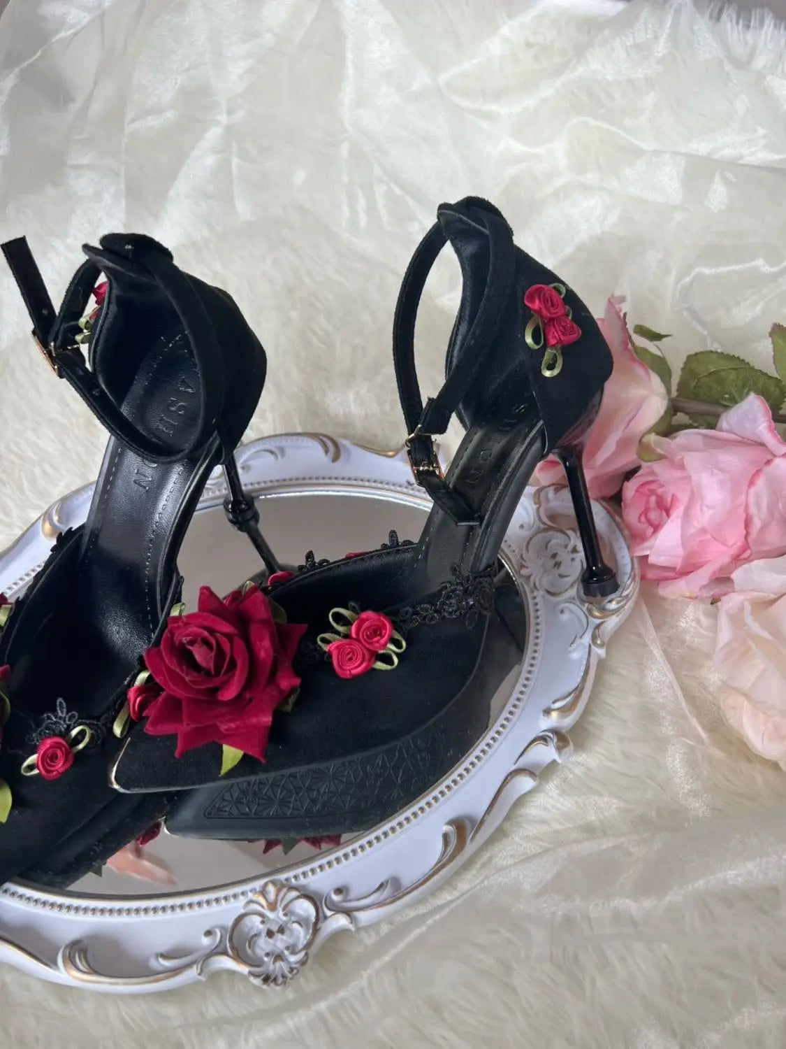 Red/Black Rose Flower Embellished Women's Pointed Toe Pumps