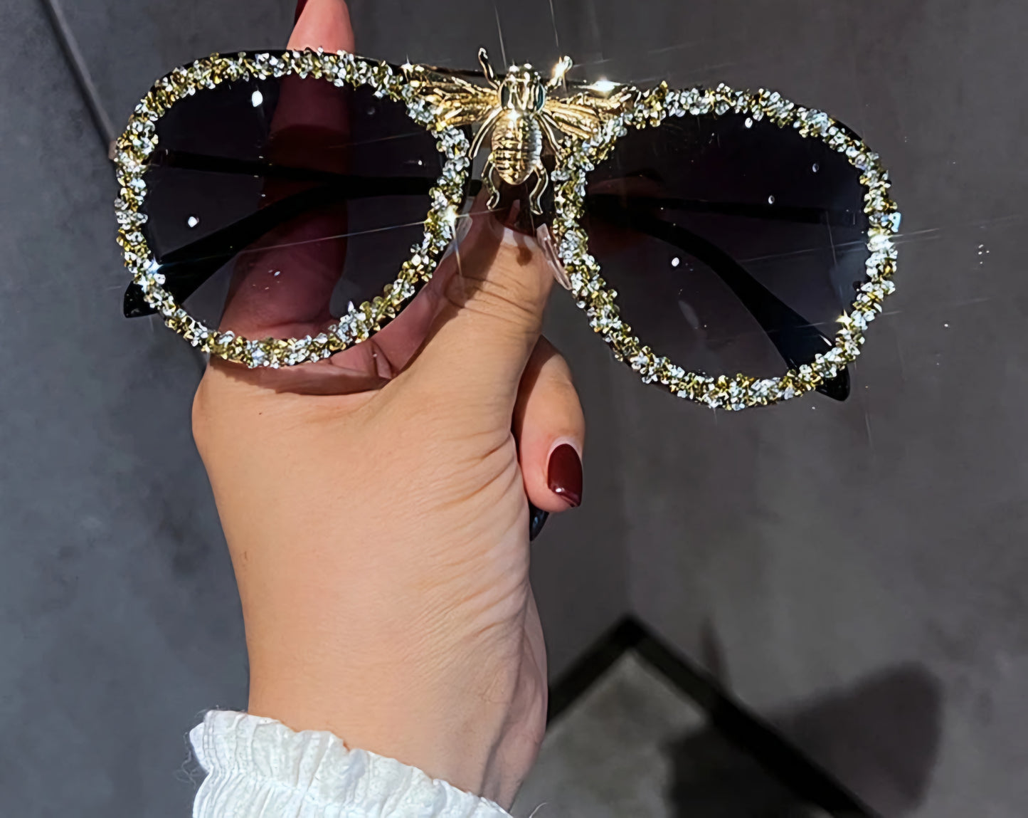 Glitter Rhinestone Iced-Out Gold Bee Metal Frame Unisex Sunglasses