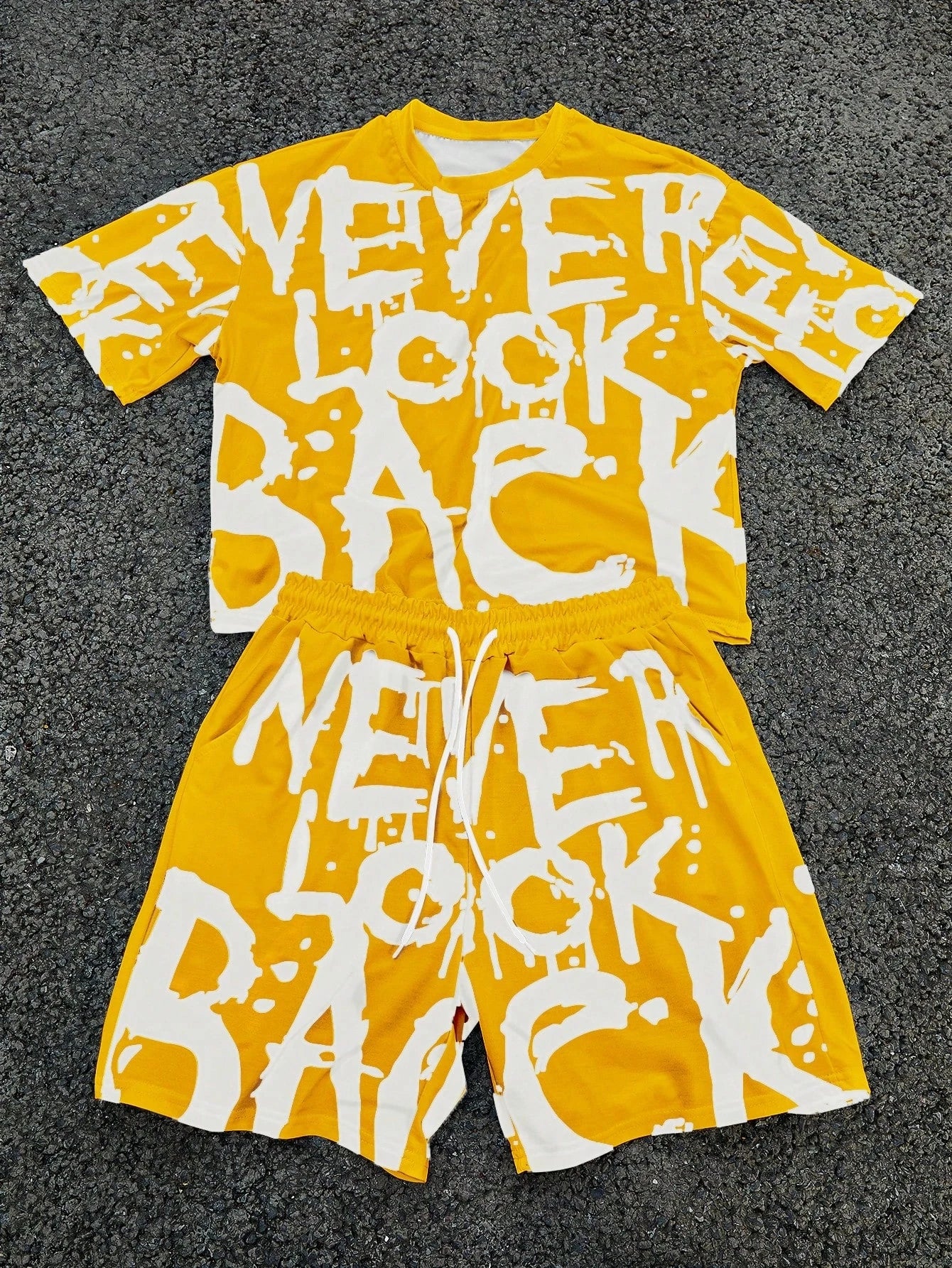 Men's Flower Print O-neck Short Sleeve T-Shirt + Elastic Waist Shorts 2-Piece Set