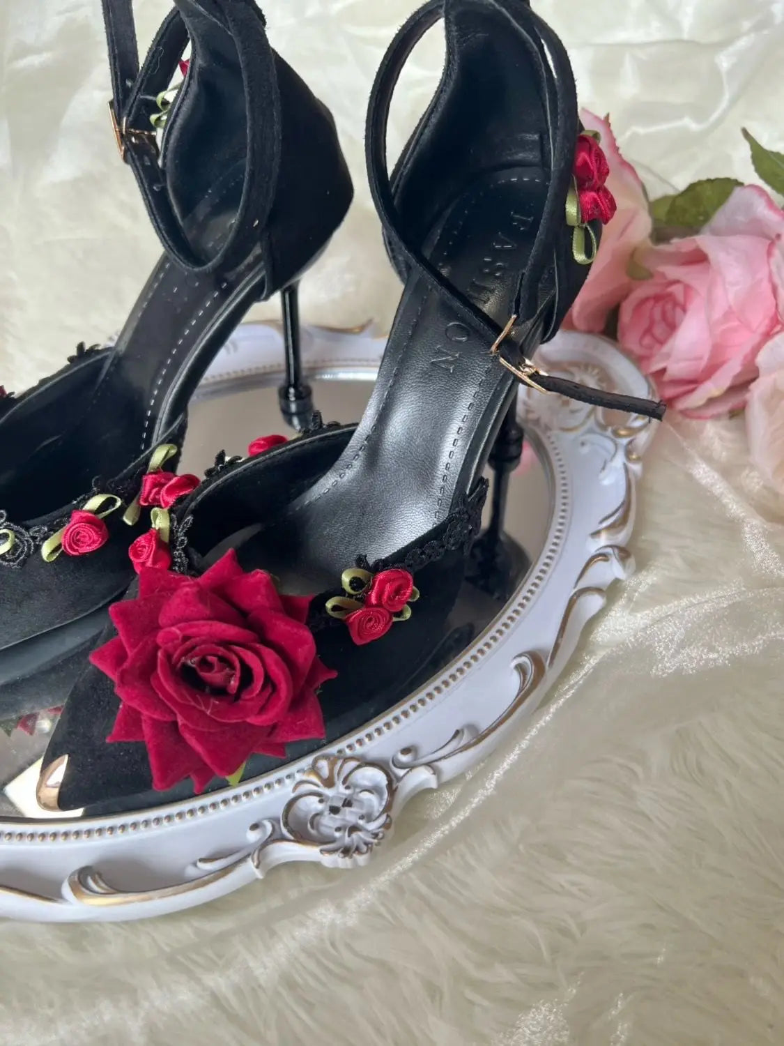 Red/Black Rose Flower Embellished Women's Pointed Toe Pumps