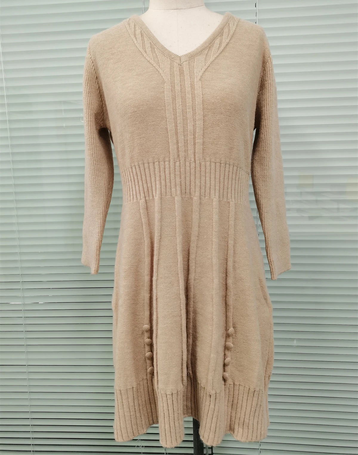 Vintage Solid Color V-Neck Long Sleeve Loose Flared Hem Midi Sweater Dress