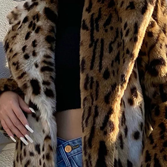 Womens Fashion Fur-trimmed Blazer With A Tailored Collar